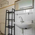 Holiday home En Duinen 331 Omheinde Tuin